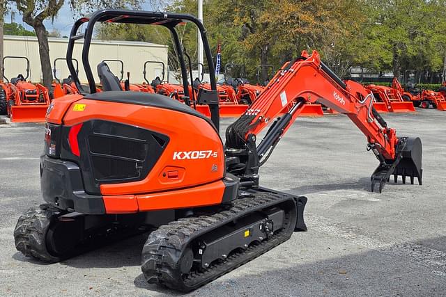 Image of Kubota KX057-5 equipment image 4