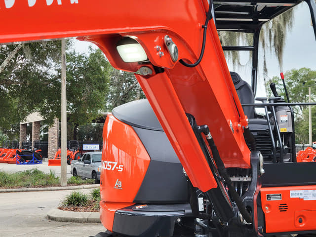Image of Kubota KX057-5 equipment image 4