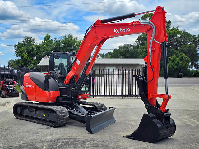 Image of Kubota KX080-5 equipment image 3