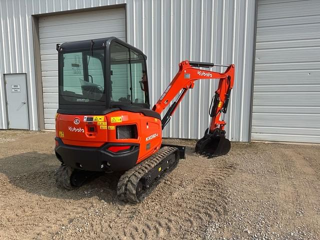 Image of Kubota KX030-4 equipment image 3