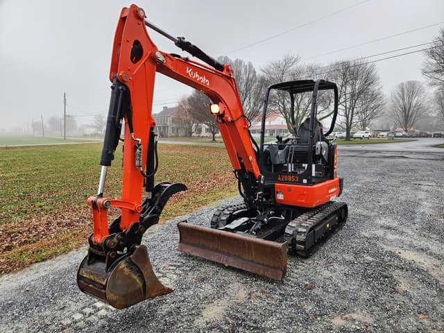 Image of Kubota KX033-4 equipment image 2