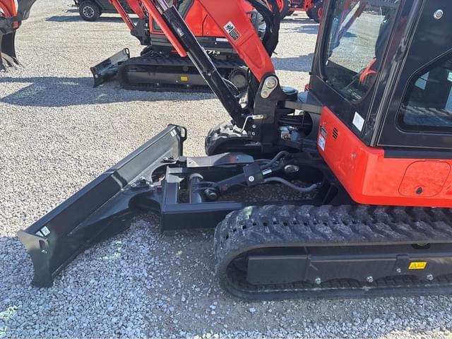 Image of Kubota KX033-4 equipment image 4