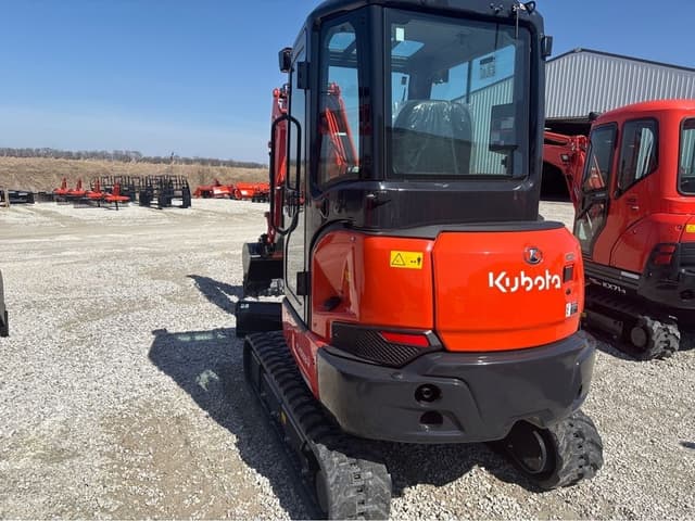 Image of Kubota KX033-4 equipment image 3