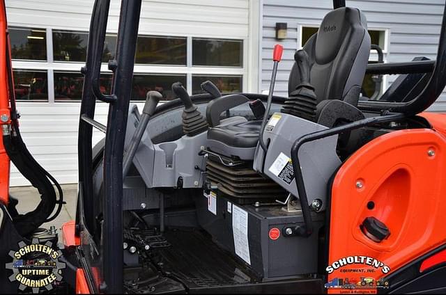 Image of Kubota KX040-4 equipment image 3