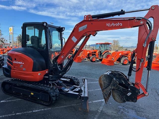 Image of Kubota KX040-4 equipment image 2