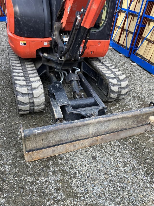 Image of Kubota KX040-4 equipment image 2