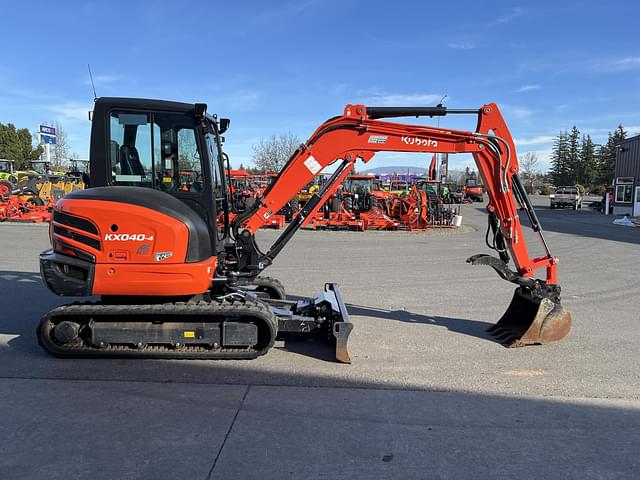 Image of Kubota KX040-4 equipment image 4