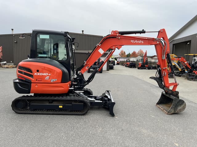 Image of Kubota KX040-4 equipment image 4