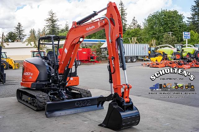 Image of Kubota KX057-5 equipment image 3