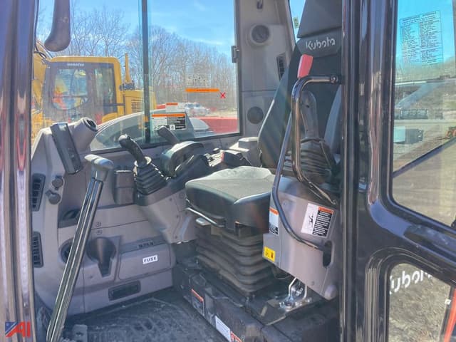 Image of Kubota KX080-5 equipment image 4