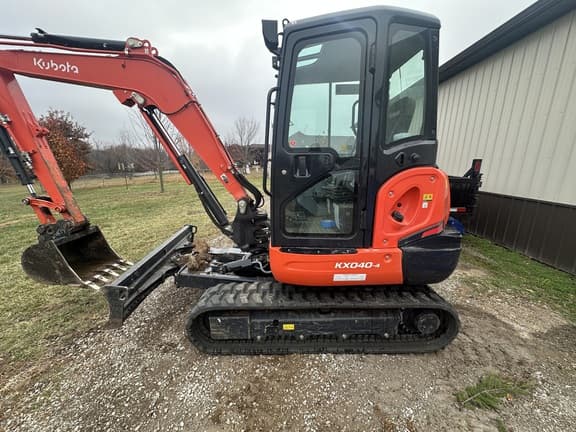 Image of Kubota KX040-4 equipment image 3