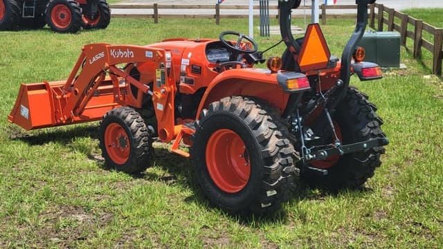 Image of Kubota L2502 equipment image 4