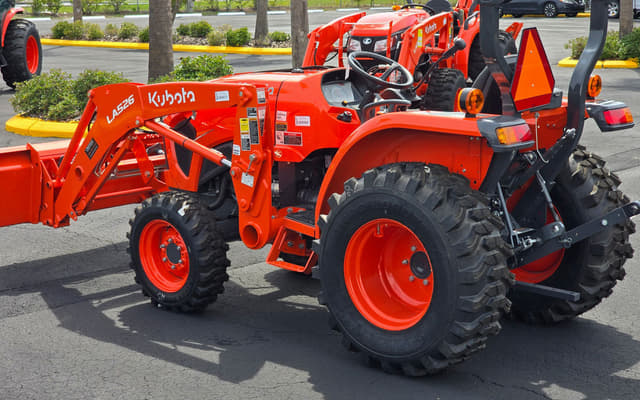 Image of Kubota L2502DT equipment image 3
