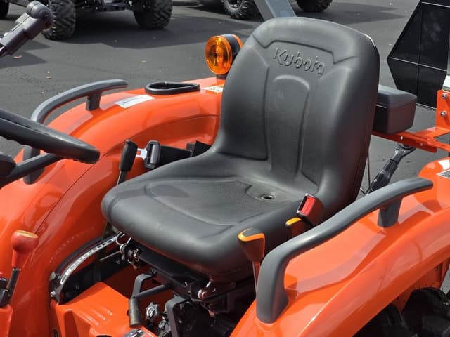 Image of Kubota L2502DT equipment image 4