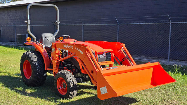 Image of Kubota L2502DT equipment image 1