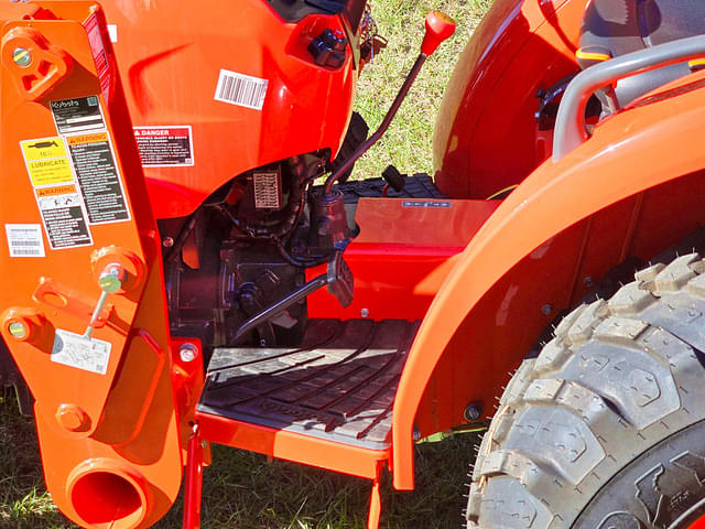 Image of Kubota L2502DT equipment image 4