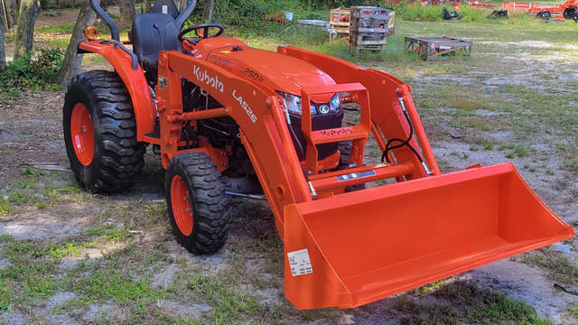 Image of Kubota L2502 equipment image 2