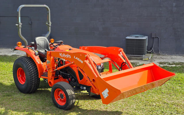 Image of Kubota L2502HST equipment image 1