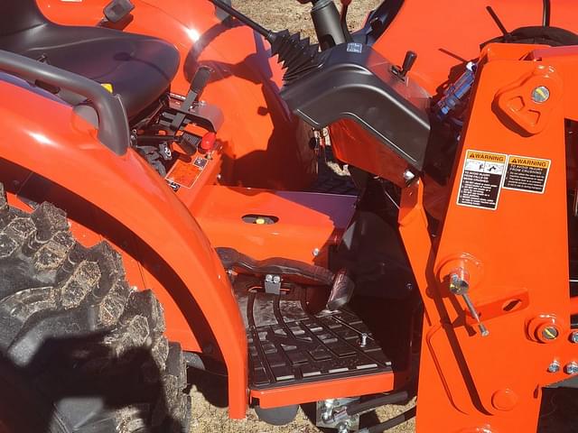 Image of Kubota L2502HST equipment image 4