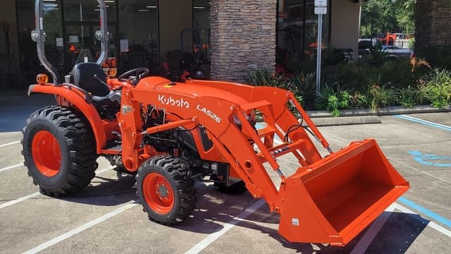 Image of Kubota L2502HST equipment image 2