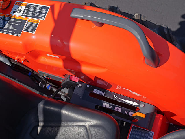 Image of Kubota L2502HST equipment image 3