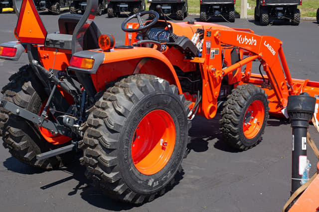 Image of Kubota L2502HST equipment image 3