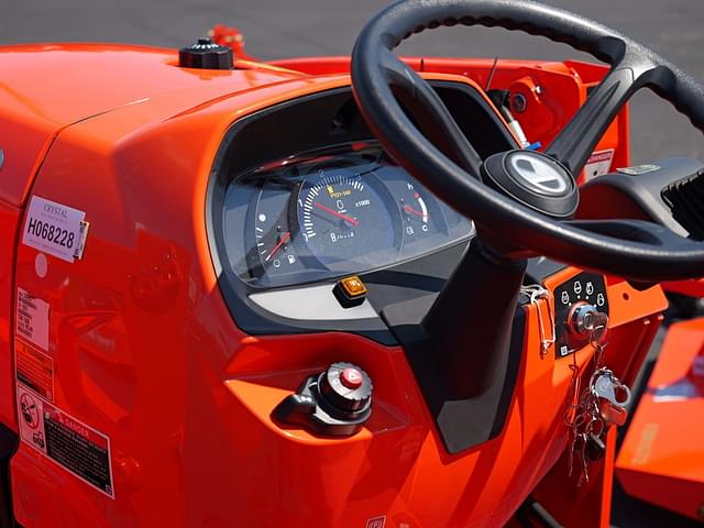 Image of Kubota L2502HST equipment image 4