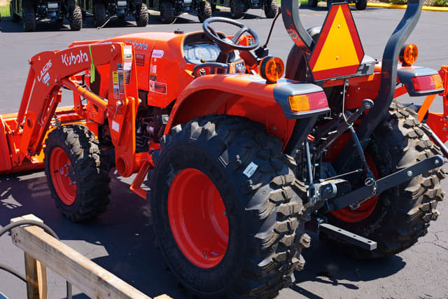 Image of Kubota L2502HST equipment image 4