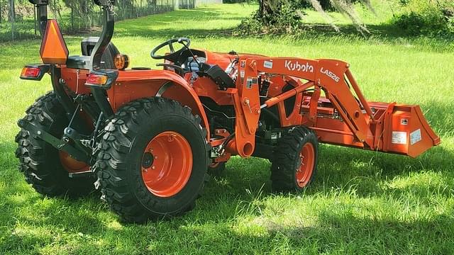 Image of Kubota L2502HST equipment image 1