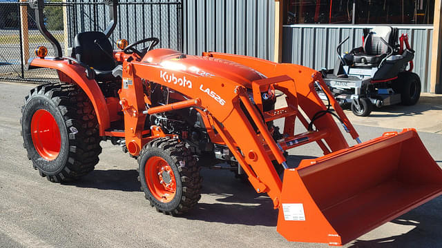 Image of Kubota L2502HST equipment image 1