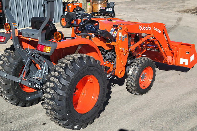 Image of Kubota L2502HST equipment image 4