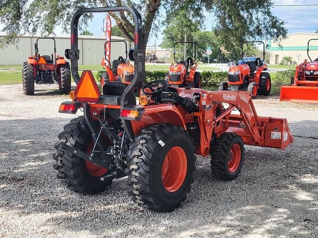 Image of Kubota L3302DT equipment image 3