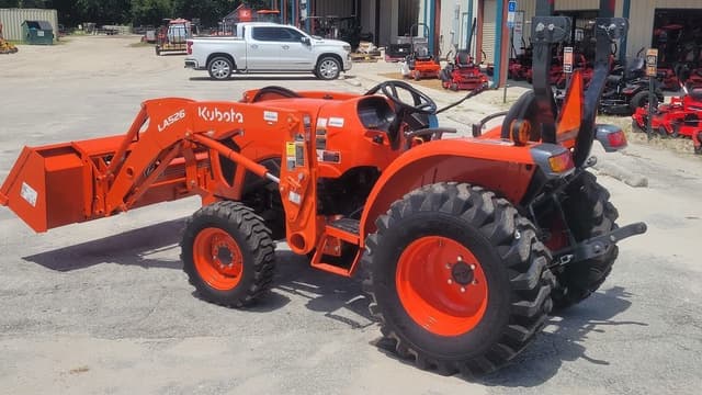 Image of Kubota L3302 equipment image 3