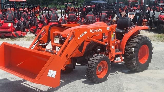 Image of Kubota L3302DT equipment image 2