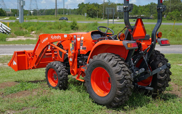 Image of Kubota L3302HST equipment image 2