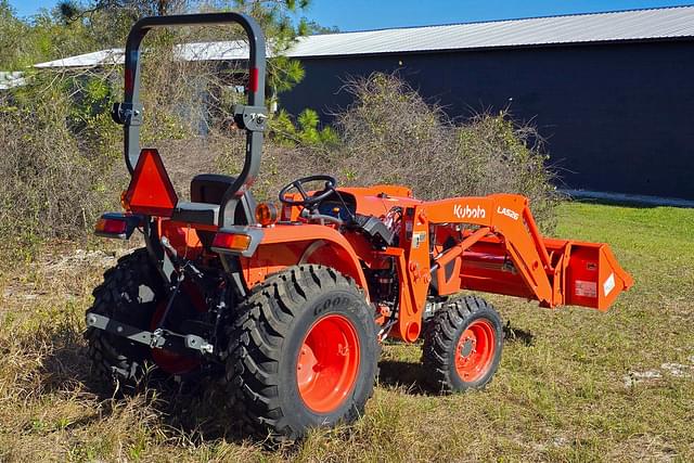 Image of Kubota L3302HST equipment image 3