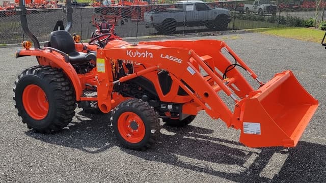 Image of Kubota L3302HST equipment image 2