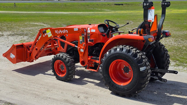 Image of Kubota L3302HST equipment image 2