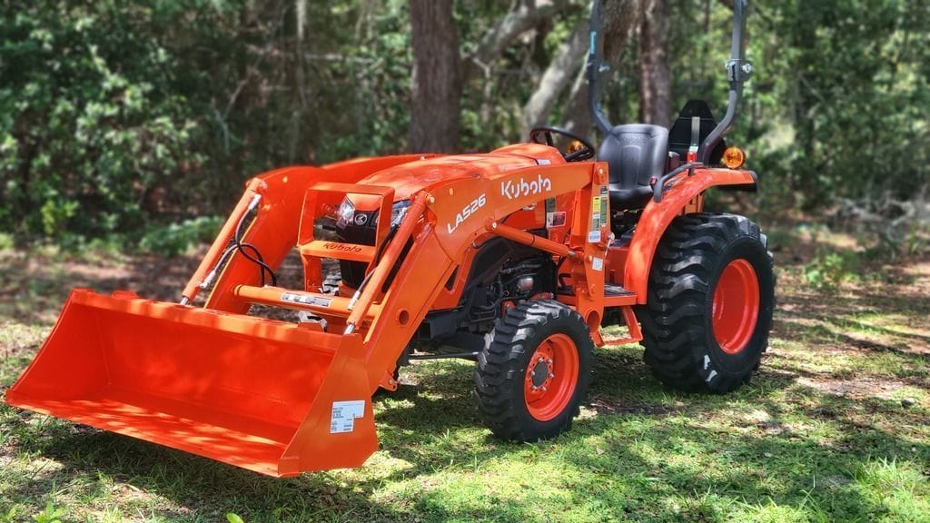 2024 Kubota L3302HST Equipment Image0