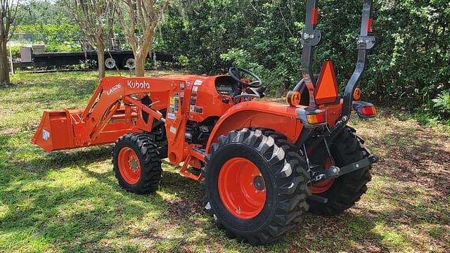 Image of Kubota L3302HST equipment image 3