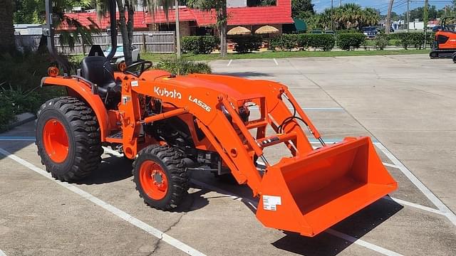 Image of Kubota L3302 equipment image 2