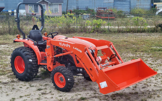 Image of Kubota L3302HST equipment image 1