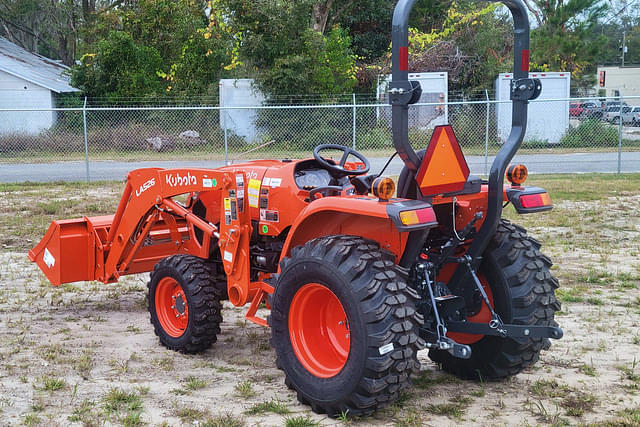 Image of Kubota L3302 equipment image 3