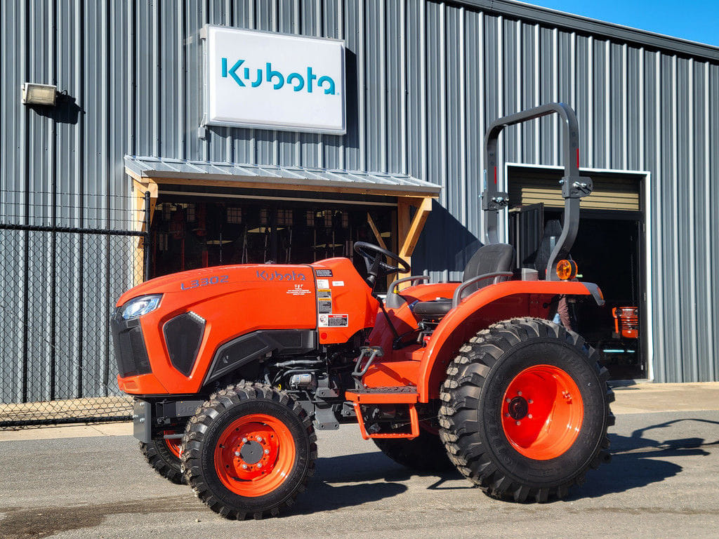 2025 Kubota L3302HST Equipment Image0