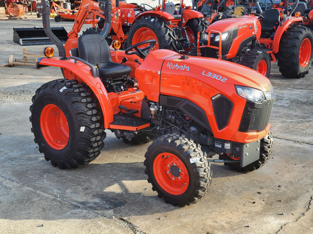 2026 Kubota L3302HST Equipment Image0