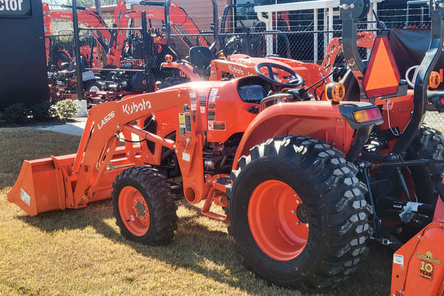 Image of Kubota L3302HST equipment image 1
