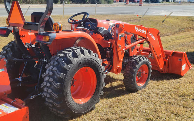Image of Kubota L3302HST equipment image 2
