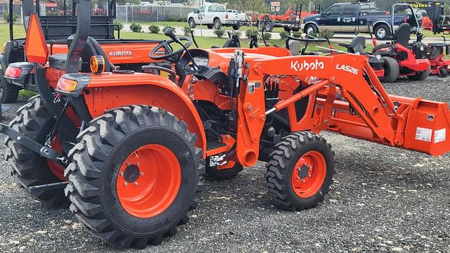 Image of Kubota L3902 equipment image 2