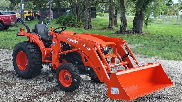 Image of Kubota L3902 equipment image 3