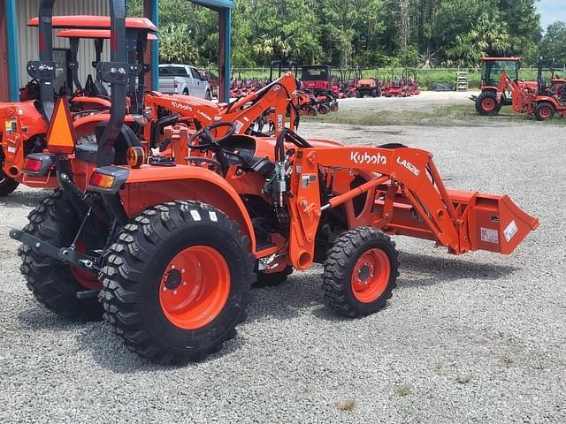 Image of Kubota L3902DT equipment image 3